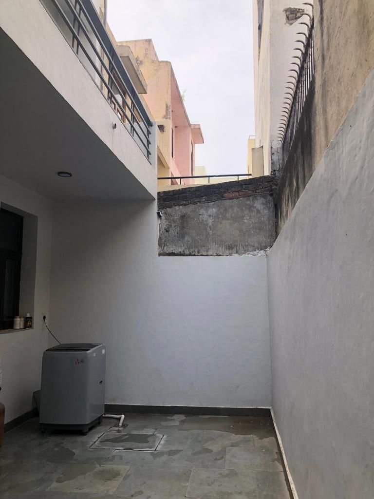 Independent house, Semifurnished Duplex Available for Rent in DLF Phase-I